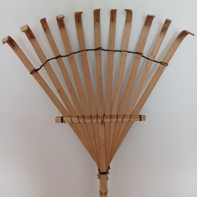 Grade Rustless feito a mão de 11 ancinhos de jardim do ancinho de bambu do dente 145cm
