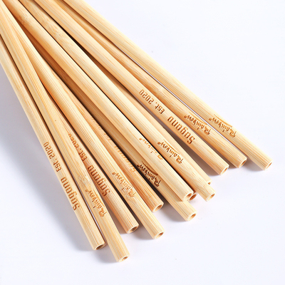 Palhas bebendo naturais de bambu biodegradáveis para beber frio do café