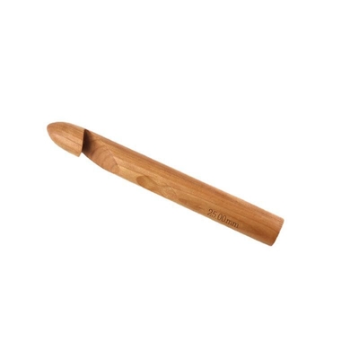 Mão - as agulhas de confecção de malhas circulares de bambu tecidas dos presentes carbonizaram as agulhas de crochê de bambu