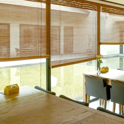 o rolo feito à mão de bambu da natureza de 1.8m protege acima as cortinas de bambu para o caramanchão da casa