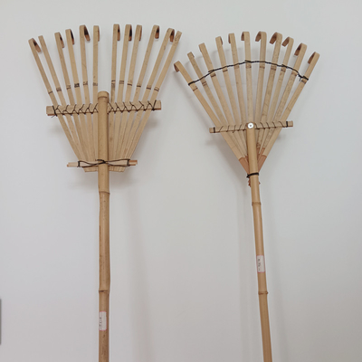 Grade amigável feito a mão de 9 ancinhos de jardim de Eco do ancinho de bambu do dente 120cm